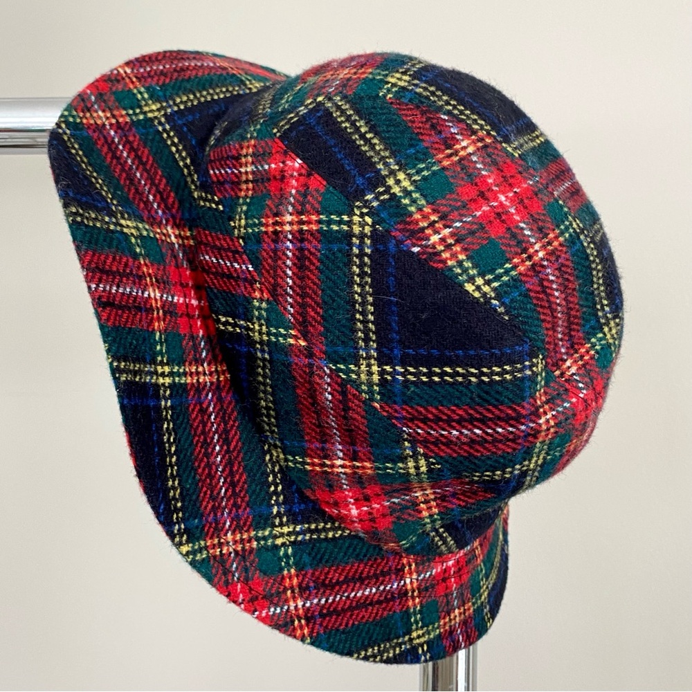 Vintage wool-blend plaid bucket hat. ❤️